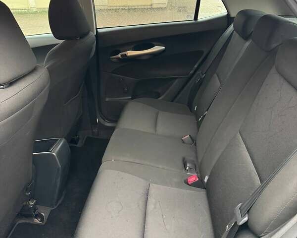 Черный Тойота Аурис, объемом двигателя 1.6 л и пробегом 149 тыс. км за 6700 $, фото 14 на Automoto.ua