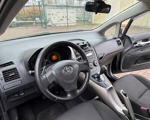 Черный Тойота Аурис, объемом двигателя 1.6 л и пробегом 149 тыс. км за 6700 $, фото 8 на Automoto.ua