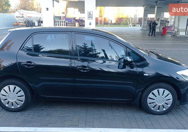 Черный Тойота Аурис, объемом двигателя 1.6 л и пробегом 236 тыс. км за 5900 $, фото 3 на Automoto.ua