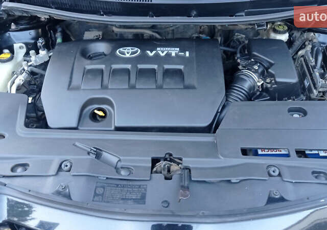 Черный Тойота Аурис, объемом двигателя 1.6 л и пробегом 236 тыс. км за 5900 $, фото 19 на Automoto.ua