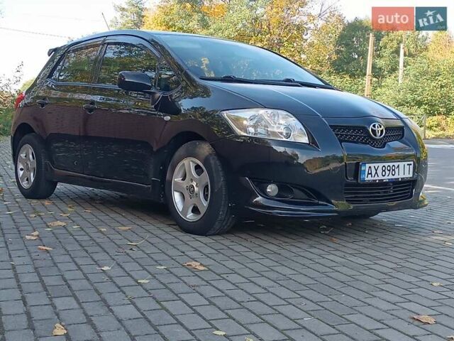 Черный Тойота Аурис, объемом двигателя 1.6 л и пробегом 199 тыс. км за 5950 $, фото 109 на Automoto.ua