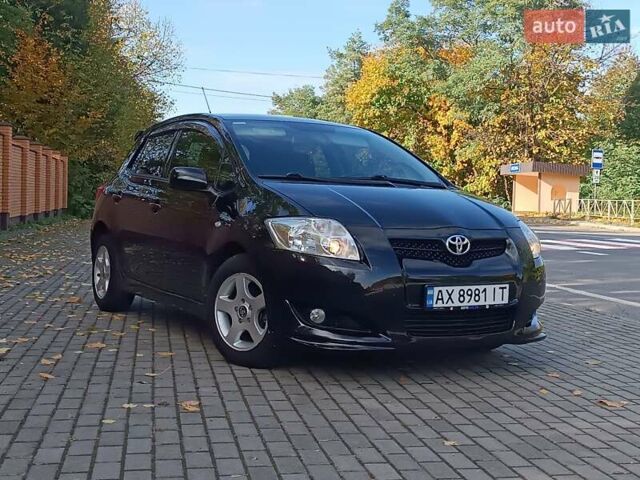 Черный Тойота Аурис, объемом двигателя 1.6 л и пробегом 199 тыс. км за 5950 $, фото 46 на Automoto.ua