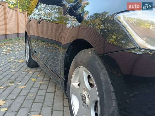 Черный Тойота Аурис, объемом двигателя 1.6 л и пробегом 199 тыс. км за 5950 $, фото 67 на Automoto.ua