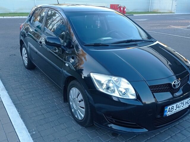 Черный Тойота Аурис, объемом двигателя 1.6 л и пробегом 236 тыс. км за 5900 $, фото 1 на Automoto.ua