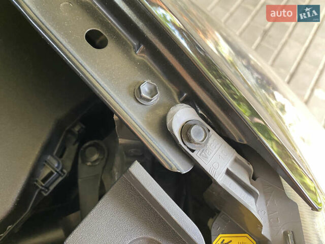 Чорний Тойота Ауріс, об'ємом двигуна 2.2 л та пробігом 240 тис. км за 6800 $, фото 42 на Automoto.ua