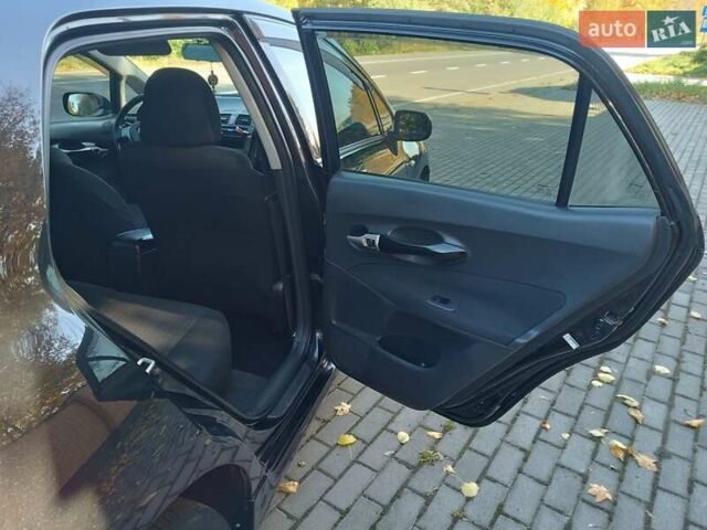 Черный Тойота Аурис, объемом двигателя 1.6 л и пробегом 199 тыс. км за 5950 $, фото 22 на Automoto.ua