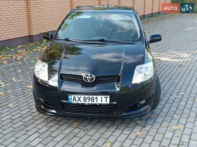Черный Тойота Аурис, объемом двигателя 1.6 л и пробегом 199 тыс. км за 5950 $, фото 82 на Automoto.ua