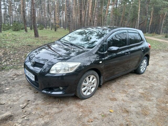 Черный Тойота Аурис, объемом двигателя 1.6 л и пробегом 195 тыс. км за 6200 $, фото 2 на Automoto.ua