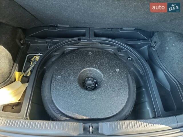 Черный Тойота Аурис, объемом двигателя 1.6 л и пробегом 199 тыс. км за 5950 $, фото 21 на Automoto.ua