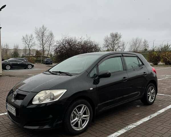 Черный Тойота Аурис, объемом двигателя 1.6 л и пробегом 149 тыс. км за 6700 $, фото 1 на Automoto.ua