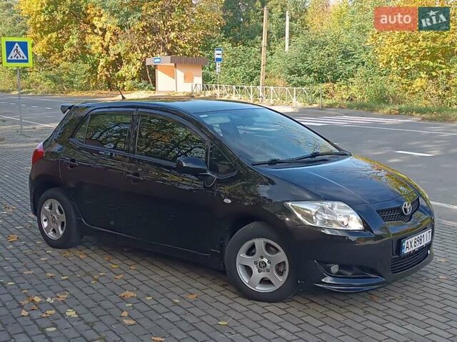 Черный Тойота Аурис, объемом двигателя 1.6 л и пробегом 199 тыс. км за 5950 $, фото 88 на Automoto.ua