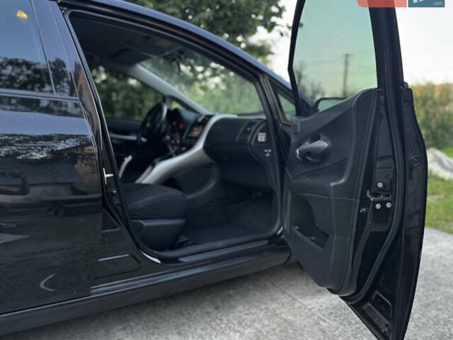 Черный Тойота Аурис, объемом двигателя 1.6 л и пробегом 245 тыс. км за 7000 $, фото 20 на Automoto.ua