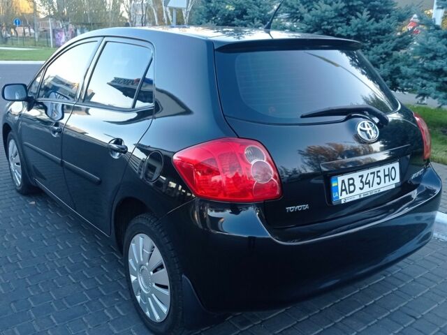 Черный Тойота Аурис, объемом двигателя 1.6 л и пробегом 236 тыс. км за 5900 $, фото 3 на Automoto.ua