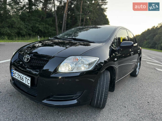 Черный Тойота Аурис, объемом двигателя 1.6 л и пробегом 245 тыс. км за 7000 $, фото 1 на Automoto.ua