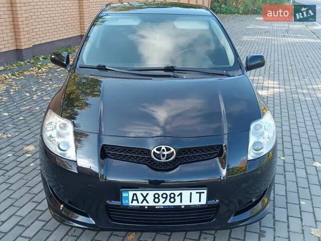 Черный Тойота Аурис, объемом двигателя 1.6 л и пробегом 199 тыс. км за 5950 $, фото 74 на Automoto.ua