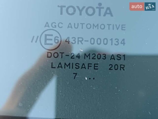 Черный Тойота Аурис, объемом двигателя 1.6 л и пробегом 199 тыс. км за 5950 $, фото 113 на Automoto.ua