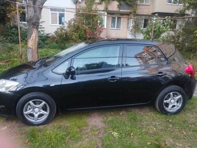 Чорний Тойота Ауріс, об'ємом двигуна 1.6 л та пробігом 183 тис. км за 6000 $, фото 3 на Automoto.ua