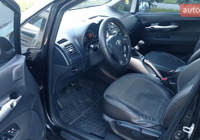 Черный Тойота Аурис, объемом двигателя 1.6 л и пробегом 236 тыс. км за 5900 $, фото 8 на Automoto.ua