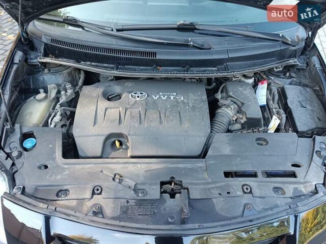 Черный Тойота Аурис, объемом двигателя 1.6 л и пробегом 199 тыс. км за 5950 $, фото 34 на Automoto.ua