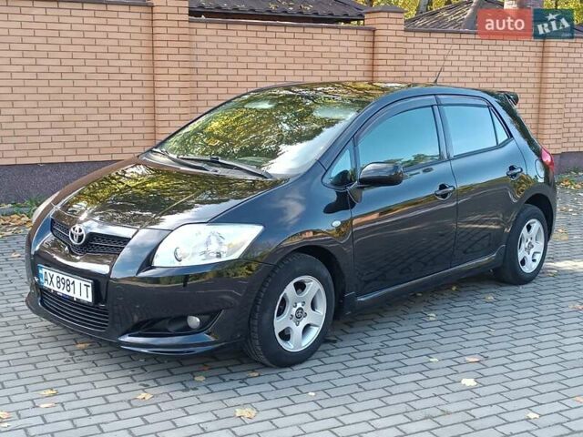 Черный Тойота Аурис, объемом двигателя 1.6 л и пробегом 199 тыс. км за 5950 $, фото 81 на Automoto.ua