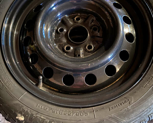 Чорний Тойота Ауріс, об'ємом двигуна 2.2 л та пробігом 240 тис. км за 6800 $, фото 54 на Automoto.ua