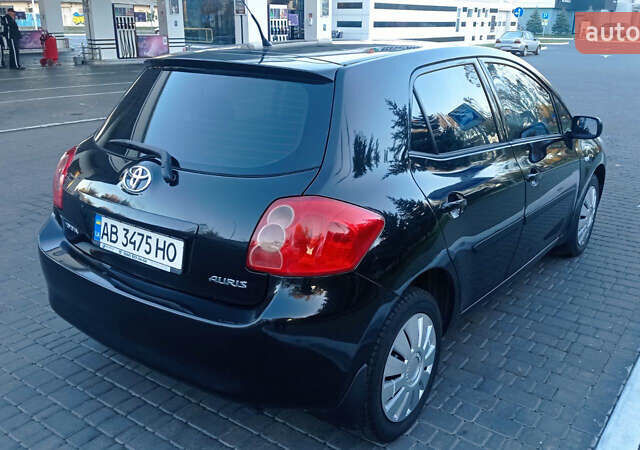 Черный Тойота Аурис, объемом двигателя 1.6 л и пробегом 236 тыс. км за 5900 $, фото 4 на Automoto.ua