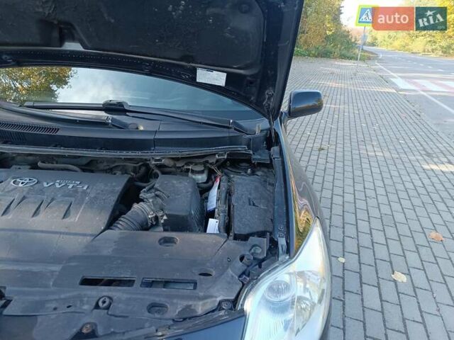 Черный Тойота Аурис, объемом двигателя 1.6 л и пробегом 199 тыс. км за 5950 $, фото 36 на Automoto.ua