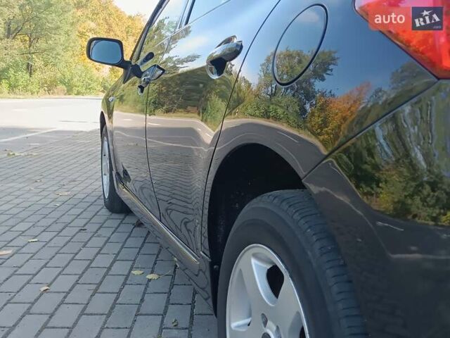 Черный Тойота Аурис, объемом двигателя 1.6 л и пробегом 199 тыс. км за 5950 $, фото 65 на Automoto.ua