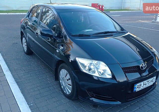 Черный Тойота Аурис, объемом двигателя 1.6 л и пробегом 236 тыс. км за 5900 $, фото 2 на Automoto.ua