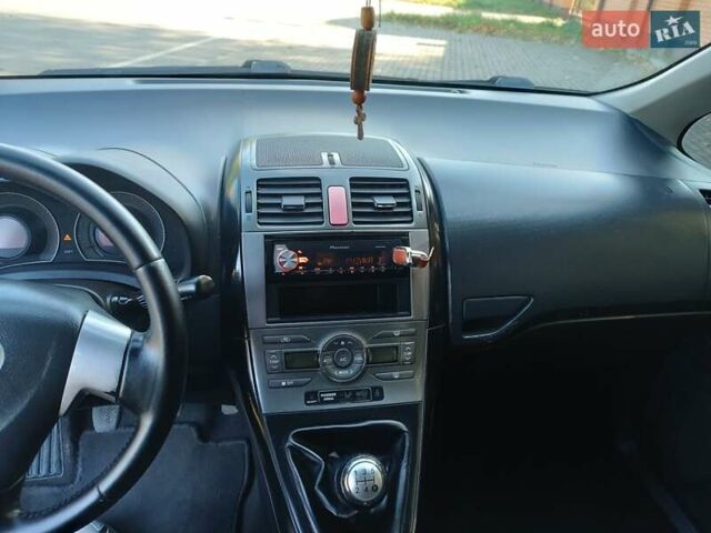 Черный Тойота Аурис, объемом двигателя 1.6 л и пробегом 199 тыс. км за 5950 $, фото 10 на Automoto.ua