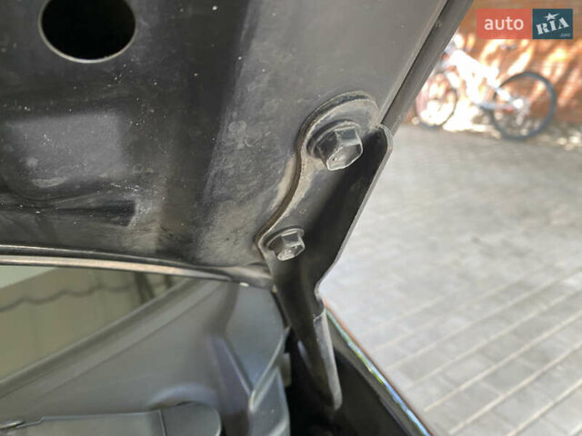 Чорний Тойота Ауріс, об'ємом двигуна 2.2 л та пробігом 240 тис. км за 6800 $, фото 41 на Automoto.ua