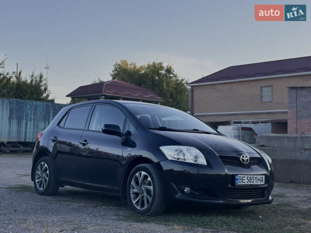 Черный Тойота Аурис, объемом двигателя 1.6 л и пробегом 114 тыс. км за 7800 $, фото 2 на Automoto.ua