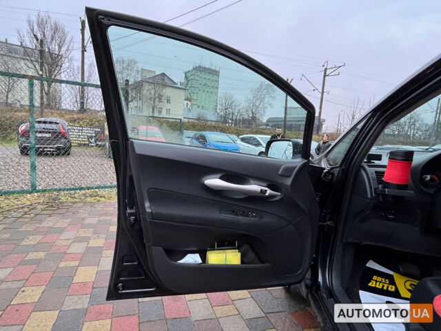 Черный Тойота Аурис, объемом двигателя 1.6 л и пробегом 224 тыс. км за 7400 $, фото 7 на Automoto.ua