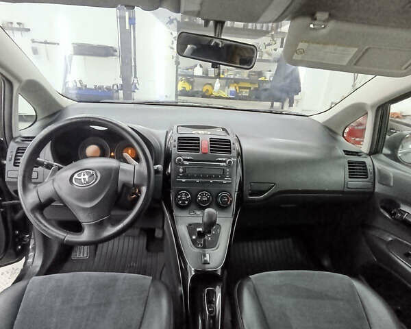 Чорний Тойота Ауріс, об'ємом двигуна 1.6 л та пробігом 187 тис. км за 6200 $, фото 20 на Automoto.ua