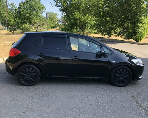 Черный Тойота Аурис, объемом двигателя 1.4 л и пробегом 272 тыс. км за 5900 $, фото 3 на Automoto.ua