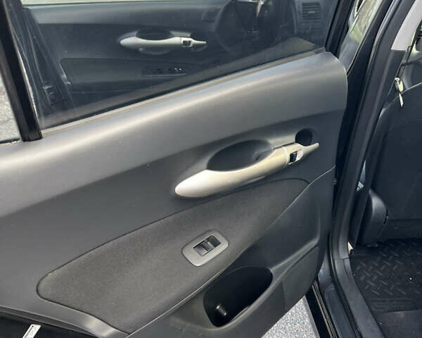 Чорний Тойота Ауріс, об'ємом двигуна 1.6 л та пробігом 115 тис. км за 7800 $, фото 16 на Automoto.ua