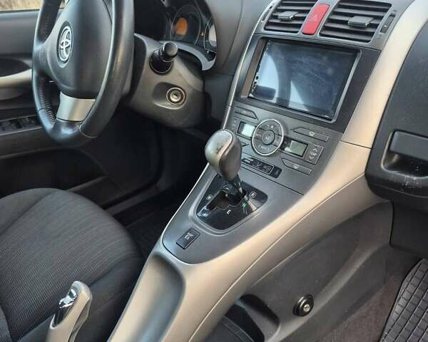 Черный Тойота Аурис, объемом двигателя 1.6 л и пробегом 134 тыс. км за 6900 $, фото 34 на Automoto.ua