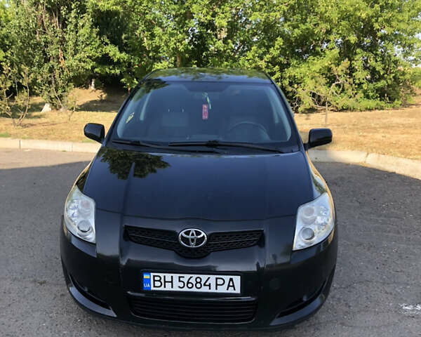 Черный Тойота Аурис, объемом двигателя 1.4 л и пробегом 272 тыс. км за 5900 $, фото 1 на Automoto.ua