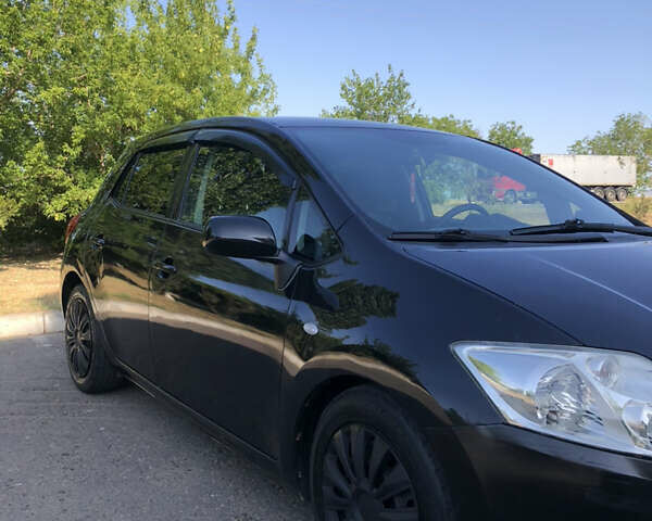 Черный Тойота Аурис, объемом двигателя 1.4 л и пробегом 272 тыс. км за 5900 $, фото 4 на Automoto.ua