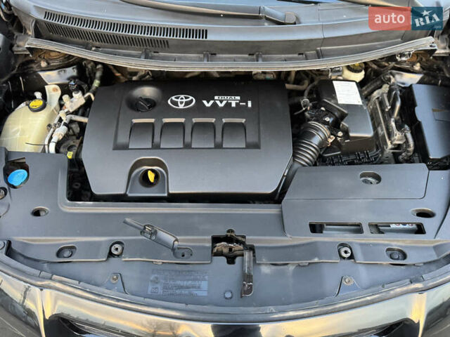 Черный Тойота Аурис, объемом двигателя 1.6 л и пробегом 113 тыс. км за 7400 $, фото 27 на Automoto.ua