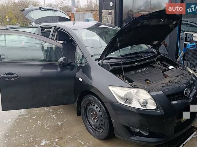 Чорний Тойота Ауріс, об'ємом двигуна 1.6 л та пробігом 154 тис. км за 6700 $, фото 2 на Automoto.ua
