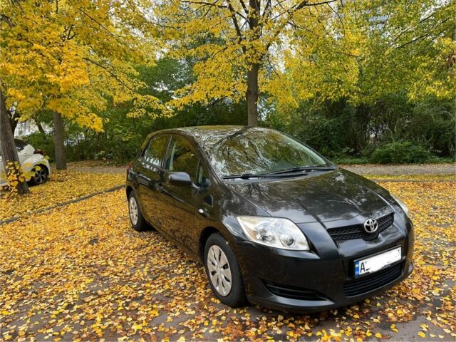 Чорний Тойота Ауріс, об'ємом двигуна 1.4 л та пробігом 3 тис. км за 6300 $, фото 4 на Automoto.ua