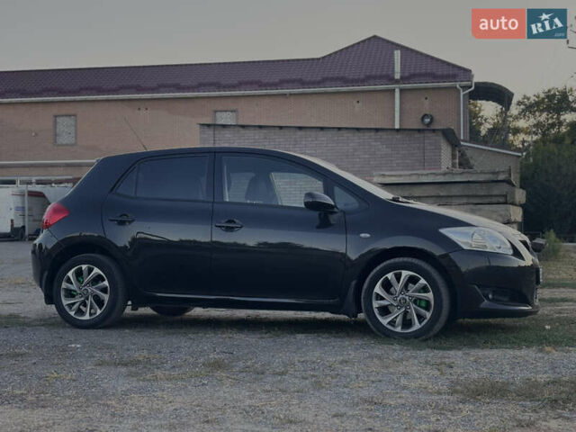 Чорний Тойота Ауріс, об'ємом двигуна 1.6 л та пробігом 114 тис. км за 7300 $, фото 6 на Automoto.ua