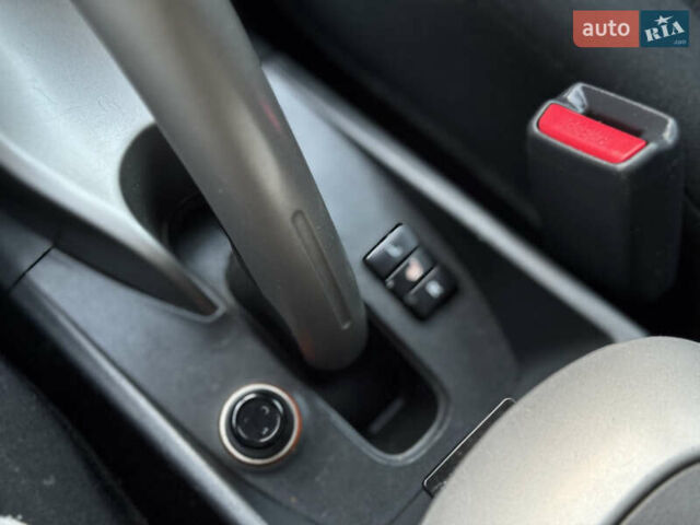 Черный Тойота Аурис, объемом двигателя 1.6 л и пробегом 113 тыс. км за 7400 $, фото 22 на Automoto.ua