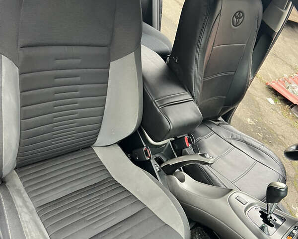 Черный Тойота Аурис, объемом двигателя 1.8 л и пробегом 234 тыс. км за 6100 $, фото 7 на Automoto.ua