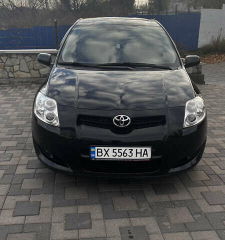 Черный Тойота Аурис, объемом двигателя 1.6 л и пробегом 180 тыс. км за 6600 $, фото 1 на Automoto.ua