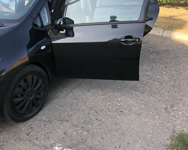 Черный Тойота Аурис, объемом двигателя 1.4 л и пробегом 272 тыс. км за 5900 $, фото 12 на Automoto.ua