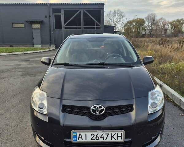 Черный Тойота Аурис, объемом двигателя 1.6 л и пробегом 134 тыс. км за 6900 $, фото 1 на Automoto.ua