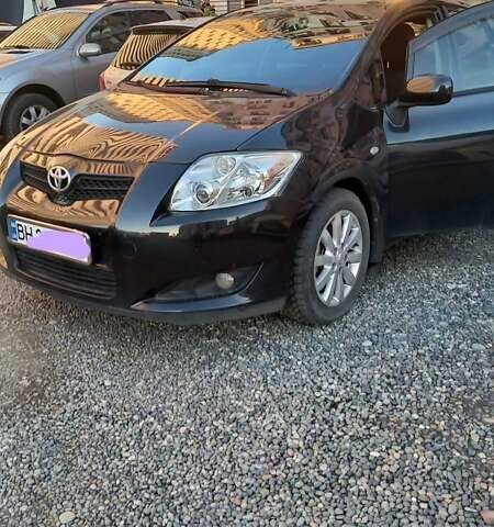 Черный Тойота Аурис, объемом двигателя 1.6 л и пробегом 164 тыс. км за 7800 $, фото 2 на Automoto.ua