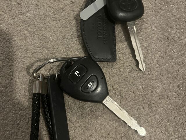 Чорний Тойота Ауріс, об'ємом двигуна 1.4 л та пробігом 3 тис. км за 6300 $, фото 7 на Automoto.ua